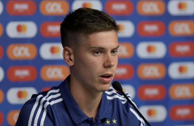 Llegó Foyth y solo falta Agüero para completar el seleccionado