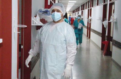 “Cada 24 horas ingresan 40 pacientes con Covid y otras enfermedades”