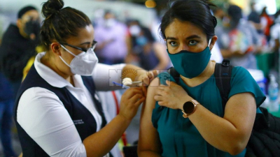 Es mayor el riesgo de sufrir una trombosis con Covid 19 que con una dosis de AstraZeneca