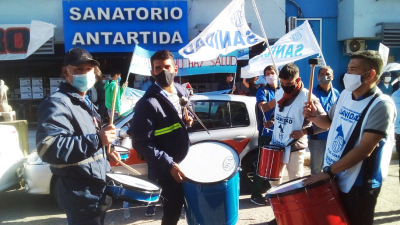 La salud privada, entre la satisfacción por el aumento y la lucha para que se abone