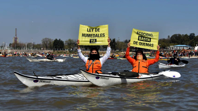 Llegó a Buenos Aires caravana de kayaks que reclama que el Congreso trate la Ley de Humedales