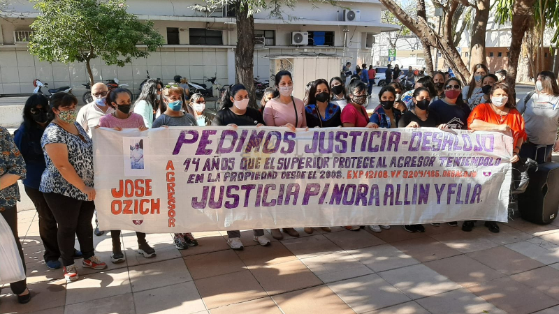 Afrontan una causa por desalojo contra un padre y exesposo al que denuncian por violencia