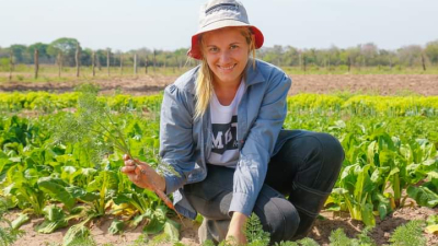 Joven agricultora entusiasma y revaloriza el trabajo en el campo