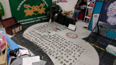 Transportaban 400 dosis de LSD con forma de “Gomitas locas” y fueron detenidos