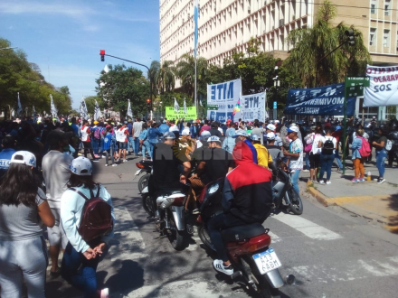 manifestacion pos feriado 3.jfif