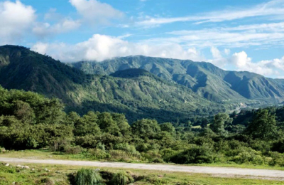 Por verdes caminos: montañas, microclima y ríos paradisíacos