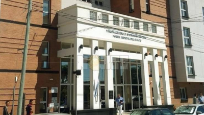 Se demora juicio por abuso sexual contra exfuncionario en medio de fuertes cruces