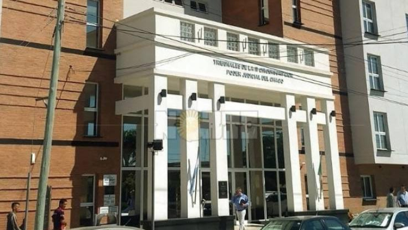 Se demora juicio por abuso sexual contra exfuncionario en medio de fuertes cruces
