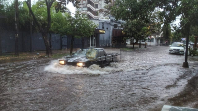 Intensa lluvia en el Gran Resistencia y caída de granizo en el sudoeste provincial