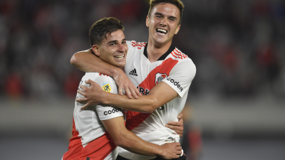 Goleó River y Araña el título