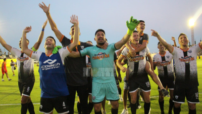 For Ever a pura garra y corazón eliminó a Racing y llegó a la finalísima