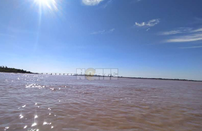 Dos amigos salieron en una canoa y desaparecieron en el río Paraná