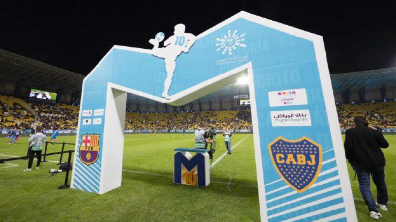Emotivo homenaje a Maradona en el partido entre Boca y el Barcelona