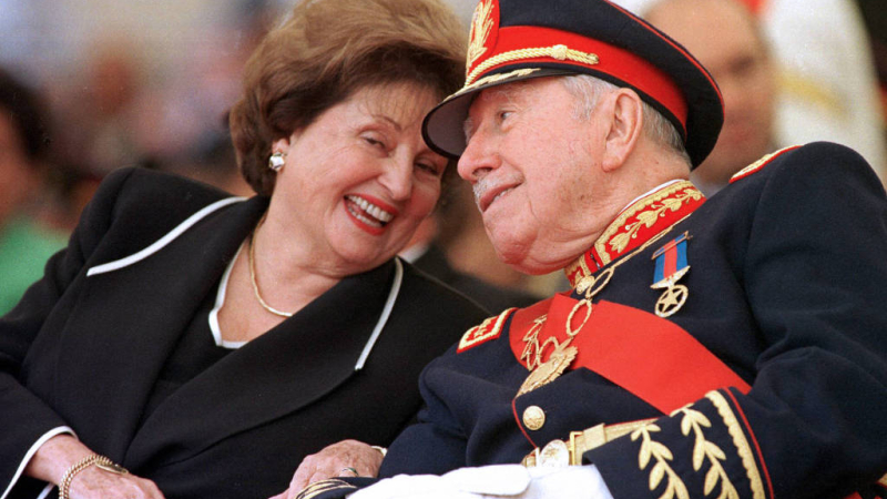 Murió la viuda de Pinochet a los 99 años