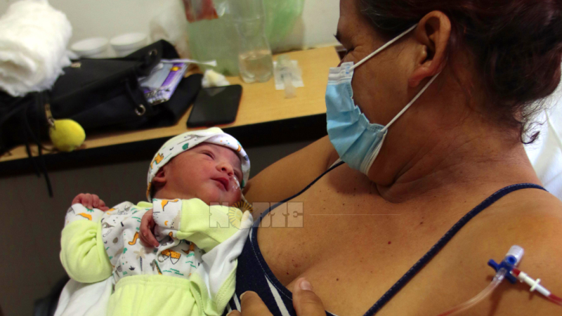 Eluney Carina, la primera beba chaqueña nacida en Navidad