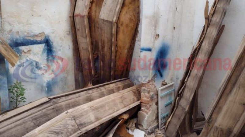 Hallaron cuatro ataúdes en una casa abandonada en Corrientes