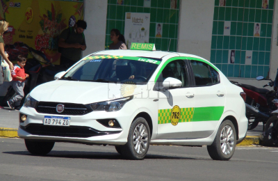 Remises y taxis: la mínima podría ubicarse entre 200 y 220 pesos