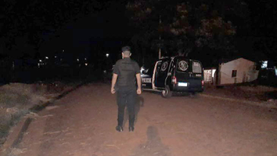 Misiones: un hombre es buscado por matar a su novia y a su suegra a balazos