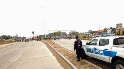 El caos del centro se trasladó a la rotonda de rutas 11 y 16