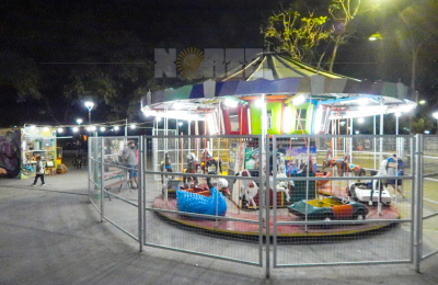 La última calesita de la ciudad está en la plaza España