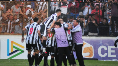 For Ever goleó al puntero Belgrano por 3 a 1