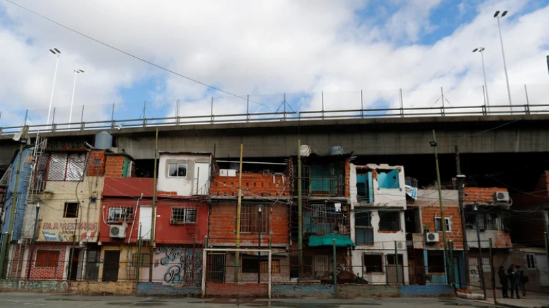 En 2021 la pobreza llegó al 37,3% de la población y afectó a 17,4 millones de argentinos