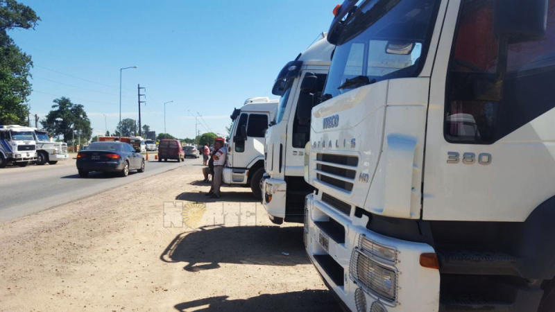 Transportistas de cargas esperan respuestas en la reunión de hoy