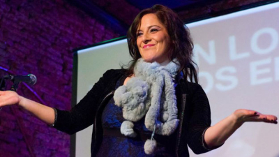 La humorista Vicky G presenta en Resistencia su propuesta teatral Úteros