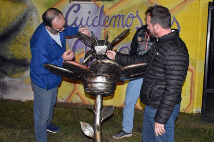 Escultura-de-la-Abeja-en-MB.jpg