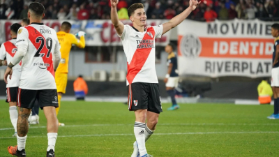 Noche histórica de River: 8-1 con seis de Julián Álvarez