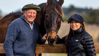Un norteamericano vino a Argentina por los caballos, se enamoró de una correntina y ahora apuesta al campo