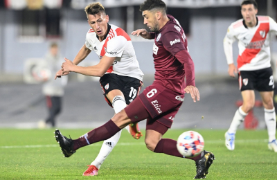 Segunda victoria al hilo de River que se mete en la pelea