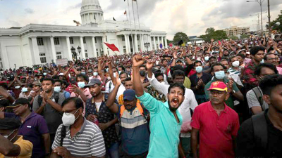 Sin combustible y sin efectivo, Sri Lanka se paraliza