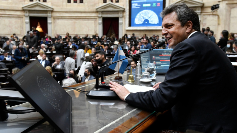 Massa destacó la aprobación de las leyes de incentivo fiscal a la Industria Automotriz y de promoción a la Bio y Nanotecnología