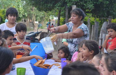 Cada vez más gente con empleo formal acude a comedores sociales en busca de alimento
