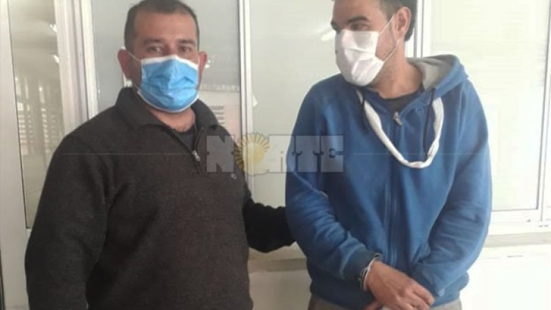 Puerto Tirol: pareja se enfrenta con armas "tumberas" delante de una niña de 10 años