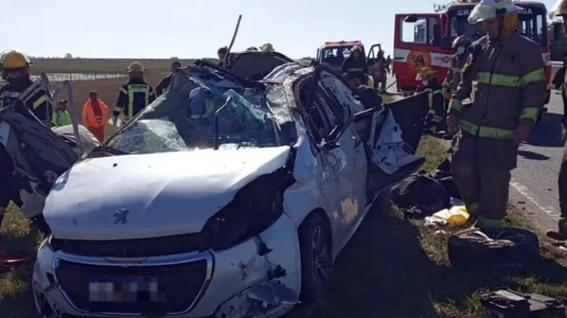 Cuatro amigas volcaron con el auto cuando volvían de Pinamar a Castelar: dos murieron
