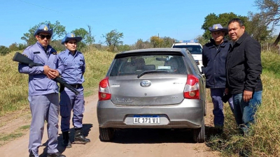 Asaltan a un matrimonio, se llevan 200.000 pesos y huyen en su auto