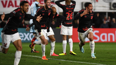 Con polémica, Estudiantes quedó eliminado