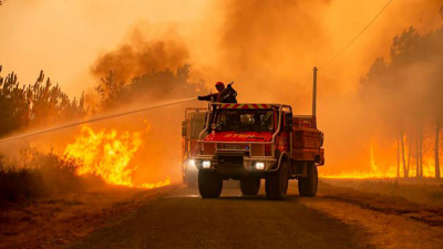 Francia: nuevos incendios forestales mientras persiste ola de calor