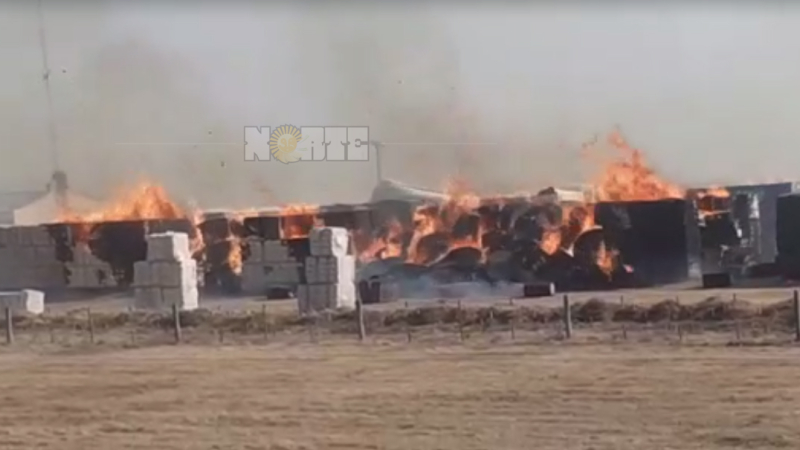 Incendio de 16 mil fardos de algodón en Hermoso Campo