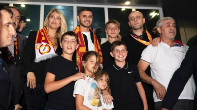Muchos fanáticos en la presentación de Icardi en el Galatasaray