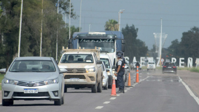 Se "olvidó" de su mujer e hija en una estación de servicio