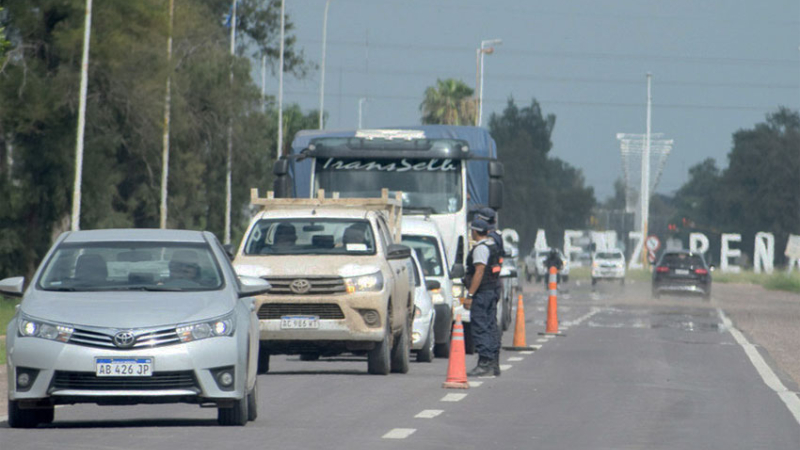 Se "olvidó" de su mujer e hija en una estación de servicio