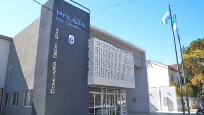 Allanaron la Comisaría Segunda y detuvieron a un policía