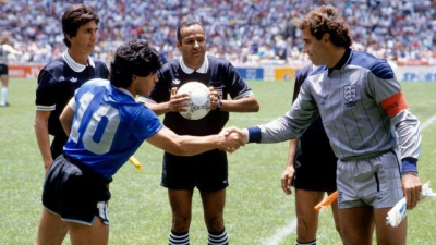 Subastarán la pelota del Argentina-Inglaterra de México 86