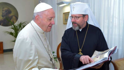 Francisco le transmitió ‘su cercanía al pueblo ucraniano‘ al líder de los católicos de Kiev 