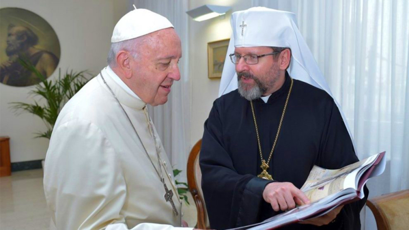 Francisco le transmitió ‘su cercanía al pueblo ucraniano‘ al líder de los católicos de Kiev 
