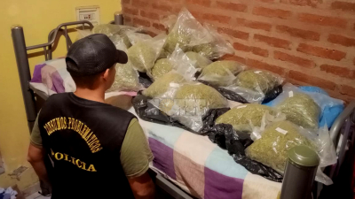 10 allanamientos antidrogas en el Gran Resistencia: secuestran 21 kilos de cocaína, dinero y hay siete detenidos