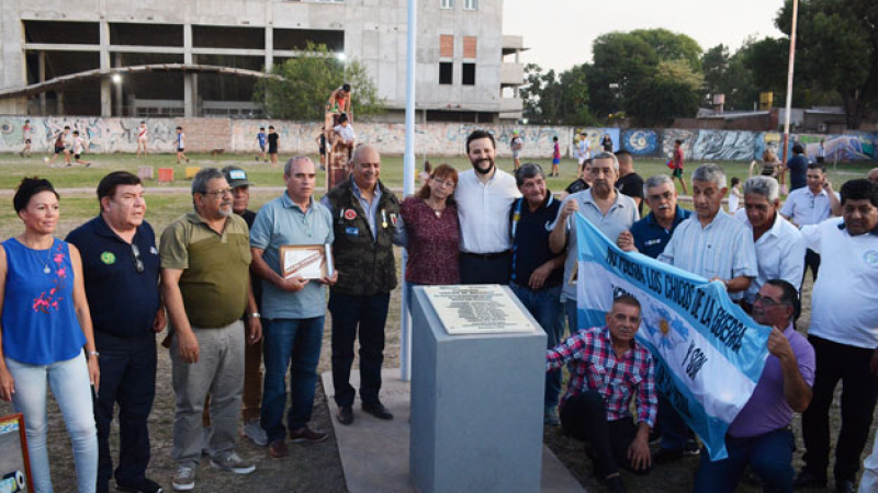 Inauguraron una placa en honor a los héroes de Malvinas